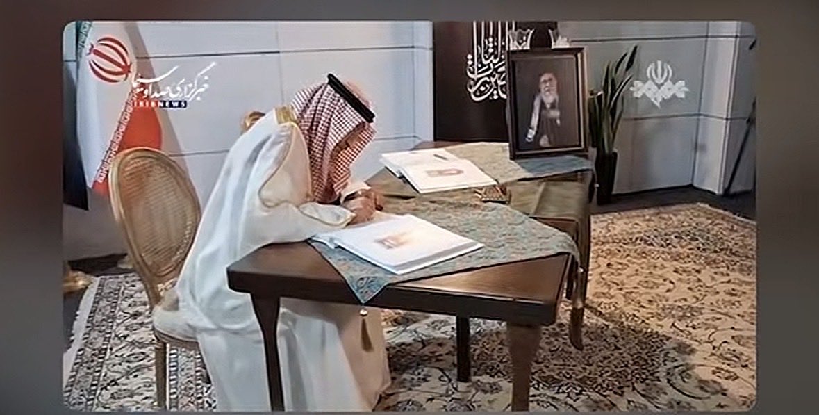 malsaeediiii's tweet photo. @rICErroxP75uR6M خاضعييييينننن https://t.co/xIfCsJtLw7