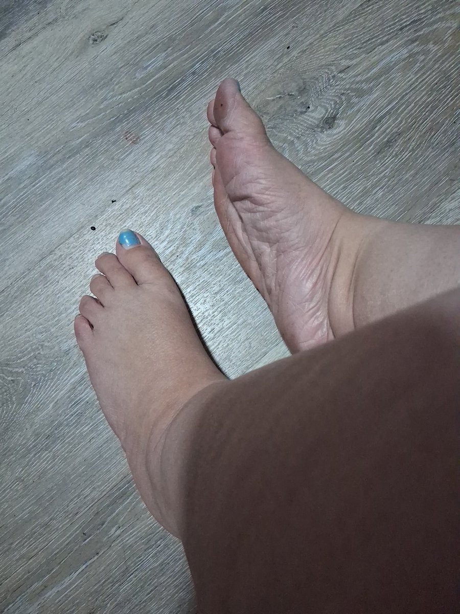 melonynoir3425's tweet photo. Goodnight love ❤️ #princessfeet #goddessfeet #mouthwateringfeet #feetcommunity #wrinklefeet  #soles #toes #prettytoes #prettyfeet #footfetish #feetworshi̇p https://t.co/6p6pL3NWv8