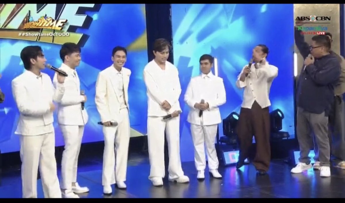 maui_andsun418's tweet photo. #ShowtimeOcTODO ang saya at goodvibes sa @itsShowtimeNa #ShowtimeOnlineU
Our fave noontime ka online and tv bonding
JMDC VocalSupremacy
TheFrontman SaShowtime
#ShowtimeThursdayWithJMDC https://t.co/lvTaRdLK3T