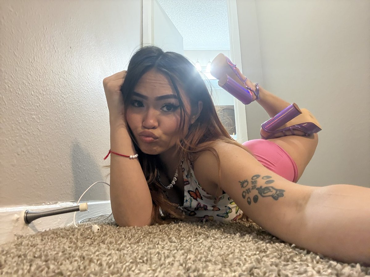 sinfulh3av3n's tweet photo. #chillin 💟🫧 https://t.co/zYbYGuznx0