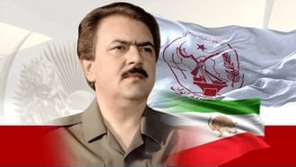 PMOIRAN's tweet photo. #مسعود_رجوی
🔴مسعود رجوی-۱۶ مهر ۱۴۰۵

🔴 ایرانیان علیه جایزه و مشوق به دنبالهٔ شاه دیکتاتور و وابسته برمی‌خیزند
فاشیسم سلطنتی هم‌چون فاشیسم دینی جایزه بردار نیست!
این چلبی‌سازی شرم‌آور اهانت به انقلاب ضدسلطنتی مردم ایران برای استقلال و آزادی
یک اقدام استعماری و لگدمال کردن خون پرچمداران و شهیدان آزادی
در یکصد سال سلطنت و ولایت در ایران است
برنده اول این جایزه نه بچه شاه بلکه بچه خامنه‌ای است که بیش از همه از تفرقه‌اندازی سود می‌برد

با درود به هموطنان، شخصیت‌ها، انجمن‌ها، نهادها، شبکه‌ها و احزاب و ملیت‌هایی که در این ایام به دادن «جایزه آزادی» به دنبالچهٔ دیکتاتوری شاه دست‌نشانده به اعتراض برخاستند:
۱-نامه شماری از قربانیان شکنجه در ساواک شاه به شهردار فرانکفورت و بنیاد آلمانی (۴ مهر ۱۴۰۵)
۲-نامه سرگشاده «همبستگی برای جمهوری و دموکراسی در ایران» به امضا ۲۵ ائتلاف و حزب و سازمان و گروه
و نهادهای مدنی (۷ مهر ۱۴۰۵)
۳-نامه سرگشاده «کانون همکاری نهادهای جمهوریخواه ایران» شامل ۶ انجمن و جنبش و حزب و شبکه و نهاد درباره اعطای جایزه آزادی ۲۰۲۶ به مردم ایران و نحوه دریافت آن (۷ مهر ۱۴۰۵)
۴-نامه اعتراضی «اتحاد فراگیر چپ انقلابی-ایران» به شهرداری فرانکفورت (۷ مهر ۱۴۰۵)
۵-نامه بیش از ۷۰ شخصیت برجسته آلمانی درباره «جایزه‌ای به نام مردم ایران به پسر دیکتاتور پیشین این کشور که چهره‌ای به‌شدت تفرقه‌انگیز است» (اول اکتبر ۲۰۲۶)
۶-اطلاعیه حدود ۷۰۰ نفر از هموطنان در اعتراض به اعطای جایزه آزادی (۱۱ مهر ۱۴۰۵)
و بسیاری موارد فردی و جمعی دیگر در داخل و خارج کشور که سند آنها را ندارم. بنابراین در صد و بیستمین سال انقلاب مشروطه و پس از این همه خون، مضمون آنها را تکرار می‌کنم:
شیر و خورشید مقوایی و مصنوعی یا حلبی و چلبی جایی ندارد
رژه ساواکی‌ها در آلمان را فراموش نمی‌کنیم
آثار شکنجه هنوز بر بدنهایمان باقیست