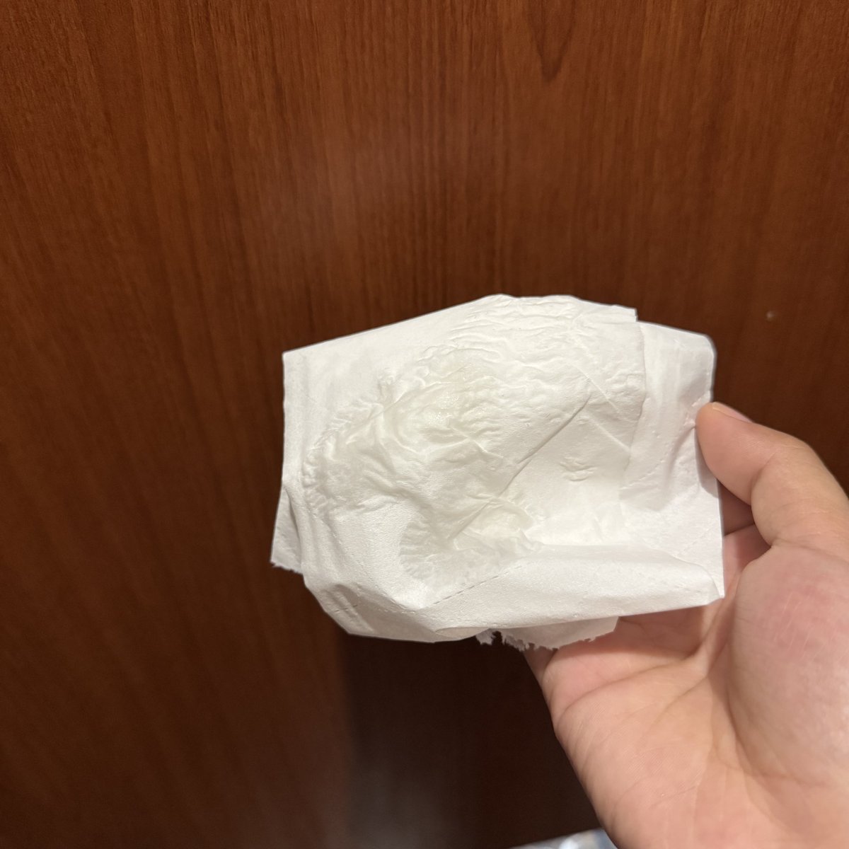 byebye_kkk's tweet photo. 已经到了想做什么就可以做什么的年纪，我想自慰就自慰，想做爱就自慰。
在厕所擦眼泪呢 https://t.co/xRbn4uOZMA