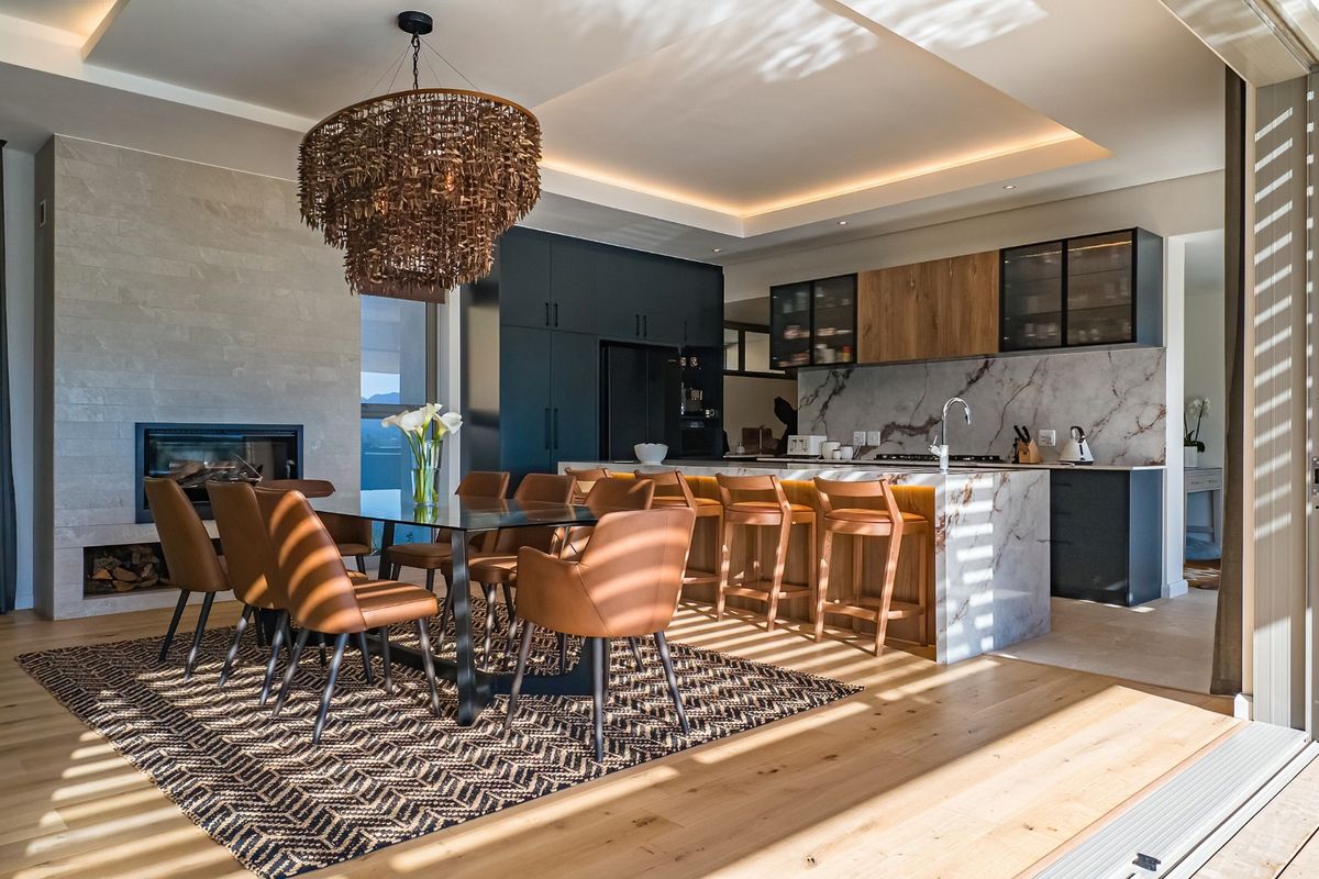 MyPropertySA's tweet photo. 🛏 3 | 🛁4 | 💰R  12,500,000 | 📍Simola, Knysna | Web Ref: PC1629843

This newly built, north-facing residence combines contemporary architecture, exceptional craftsmanship, and panoramic views across the Knysna Forest and Outeniqua Mountains.

👉 https://t.co/yFvbhlgZOO https://t.co/xWFqQ7W1Qn