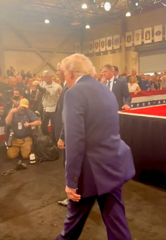 markd321's tweet photo. @Acyn It's not good.
#Trumprally #Kansas #Texas #Abdul #HasanPiker #HaleyStevens #Nebraska https://t.co/PYwoySFsrQ