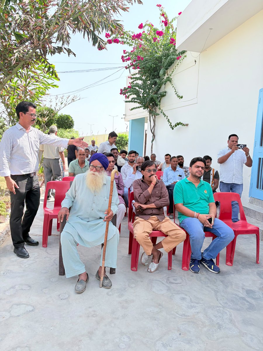 CciBathinda's tweet photo. CCI Bathinda celebrated #ReformUtsav at its Abohar Centre with key cotton stakeholders, highlighting major reforms undertaken by the Cotton Corporation of India, Bathinda.
#WorldCottonDay #CCI #CottonReforms #MSP #FarmToFashion https://t.co/ykei9ErQWe