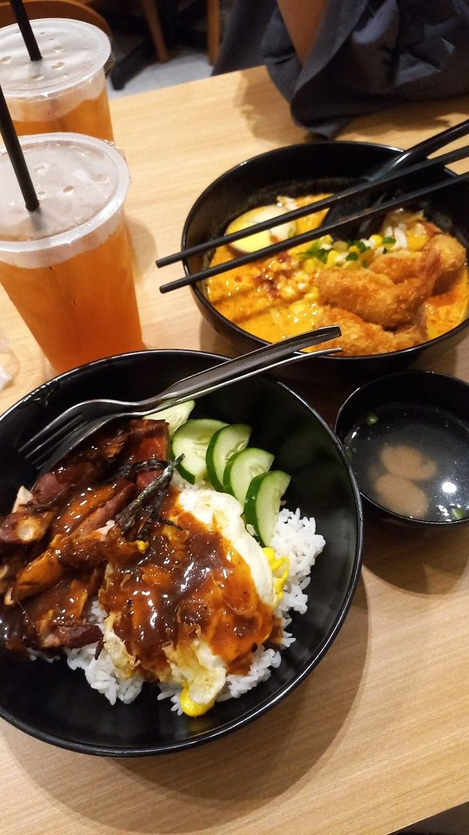 mnuskrip's tweet photo. ㅤ
ㅤ
ㅤㅤ   𝗦𝗘𝗡𝗔𝗥𝗔 𝗖𝗔𝗙𝗘, 𝗦𝗖𝗕𝗗.
           02:35 PM.   |    08/10/2026.

Enaknya dapat menu spesial yang gak ada di menu. Kapan lagi gue di temenin makan sama si ntik? 
ㅤ
ㅤ https://t.co/awQJM2gwbV