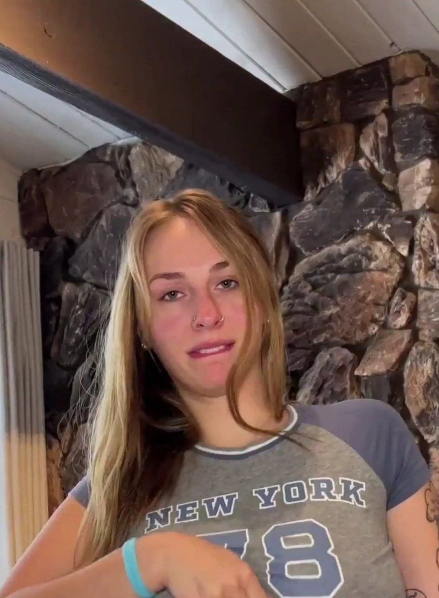 Anna_brow03's tweet photo. Nah💀…..she bit more than she could chew 😭

Thread 🎥👇 https://t.co/x30ByoowsQ