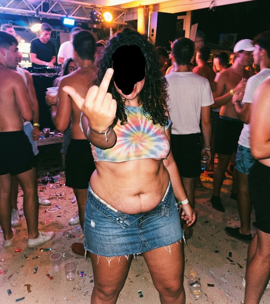 secretRedThread's tweet photo. recibiendo comentarios de gorda. Esto para vosotros
Chicos si me ves asi en una fiesta, me invitarais a algo?
Getting comments about being fat. Guys if you see me like this at a party would you buy me a drink?
#drunk #curvy #chubbygirl #currvygirl #vacation #partygirl #softbelly https://t.co/vDAiXq4dXB