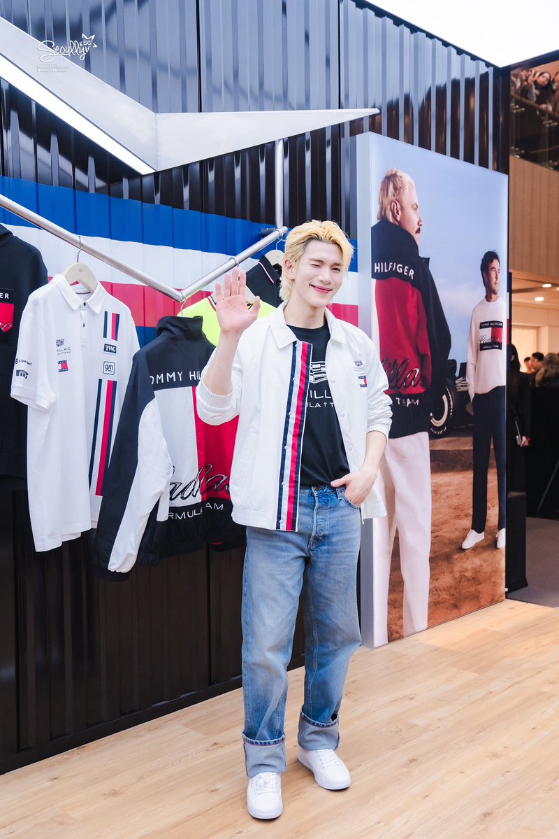 SeoullySG's tweet photo. [#TOMMYHILFIGER | 📸 PHOTO] TOMMY HILFIGER X CADILLAC FORMULA 1® POP-UP — POND NARAVIT & FOURTH NATTAWAT

👋🏻 SAY HELLO TO POND NARAVIT AND FOURTH NATTAWAT!

#TommyHilfiger #TommyFamily

—
POND x TOMMY HILFIGER CAD F1
#TommyHilfigerxCadillacF1 #PondNaravit #ppnaravit #TommyHilfigerxPond

TOMMY CADILLAC F1 WITH FOURTH
#TommyHilfigerxFourth #FourthNattawat #โฟร์ทณัฐวรรธน์