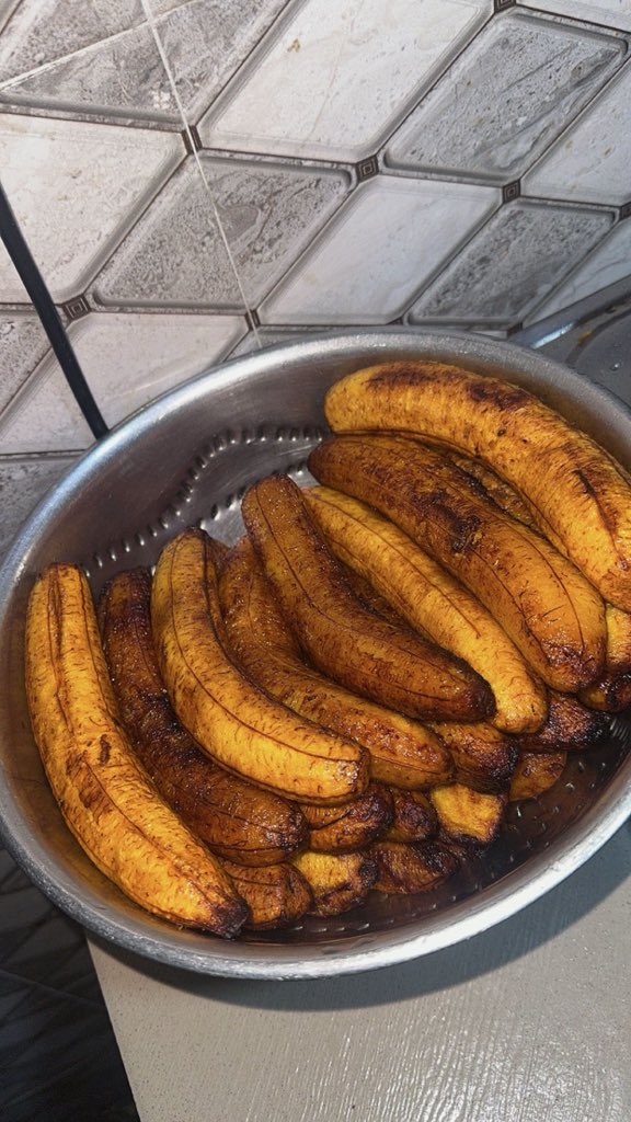 being_ade's tweet photo. Will definitely do this over and over again🤤 https://t.co/p9MQzcxK1u