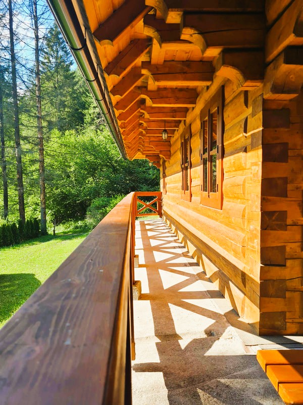 LodgingSlovakia's tweet photo. Cottage MALÁ LUČIVNÁ near Párnica in Orava:
sleeps 12, 4 bedrooms, fireplace, terrace, sauna and hot tub.
Cozy accommodation near the ski lift.
https://t.co/sNIb79fRnt https://t.co/baDj3k9x1K