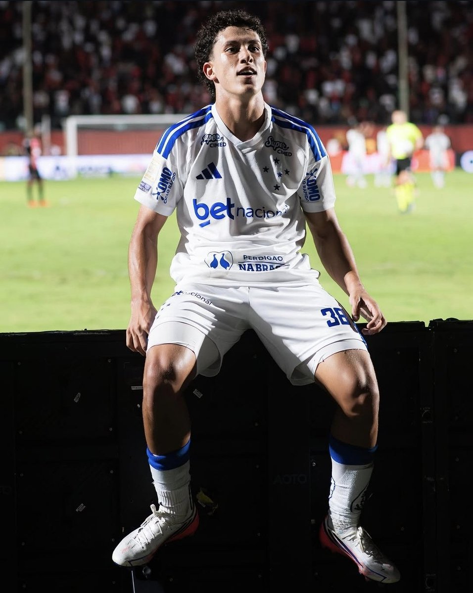QG__Celeste's tweet photo. Craque y Craque joga muito bola esse garoto. https://t.co/k0xIo5ICHZ