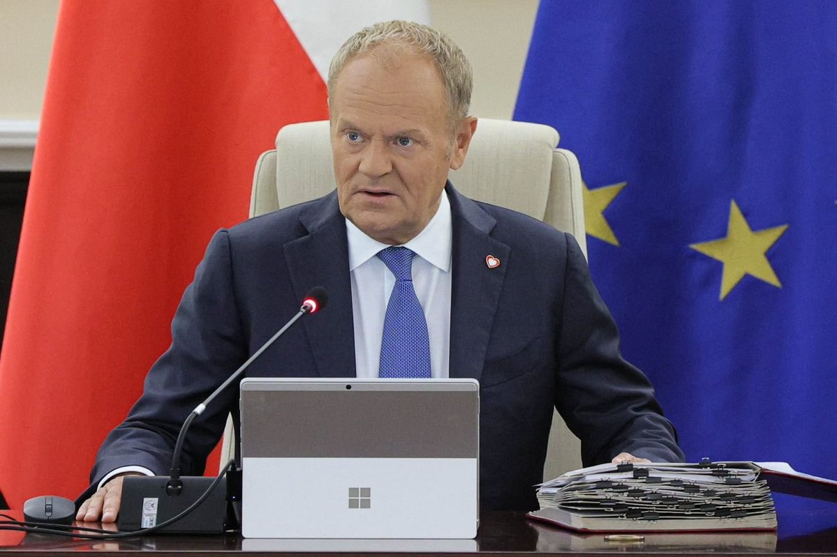 OficjalneZero's tweet photo. Tusk o krwawych atakach w szkole. Uderza w prezydenta

– Ten trend jest niepokojący. Te dramatyczne, ryzykowne sytuacje mogą się powtarzać. Obawiamy się tego ponurego fenomenu naśladownictwa. Wpływ na to ma krytyczna sytuacja w internecie, ale także gaming – powiedział Donald Tusk podczas pilnej narady po śmiertelnym ataku w szkole w Leszczydole-Nowinach. Dalej wspomniał o niedawnych wetach prezydenta Karola Nawrockiego.

✍🏻  Krzysztof Jabłonowski

fot. Paweł Supernak / PAP