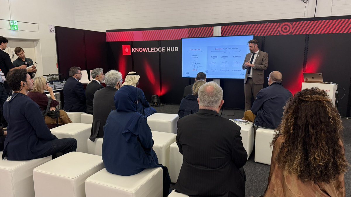 KnowAward's tweet photo. انطلاق الجلسة الحوارية مع البروفيسور هينريك فون شيل، الفائز بجائزة محمد بن راشد آل مكتوم للمعرفة لعام 2019، والذي سيتحدث فيها عن الجائزة وآثارها، وأهمية تكريم الإنجازات المعرفية، وذلك ضمن فعاليات "بيت المعرفة" خلال معرض فرانكفورت الدولي للكتاب 2026. 

#مؤسسة_محمد_بن_راشد_آل_مكتوم_للمعرفة #معرض_فرانكفورت_الدولي_للكتاب2026 #الإمارات #ألمانيا #المعرفة