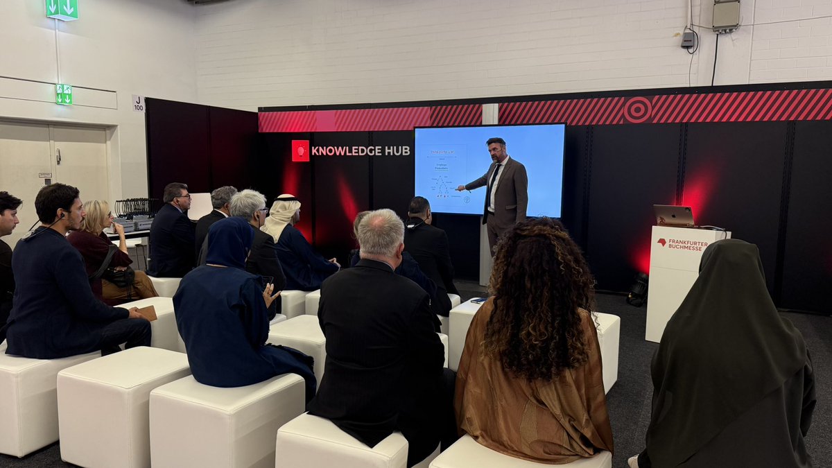 KnowAward's tweet photo. انطلاق الجلسة الحوارية مع البروفيسور هينريك فون شيل، الفائز بجائزة محمد بن راشد آل مكتوم للمعرفة لعام 2019، والذي سيتحدث فيها عن الجائزة وآثارها، وأهمية تكريم الإنجازات المعرفية، وذلك ضمن فعاليات "بيت المعرفة" خلال معرض فرانكفورت الدولي للكتاب 2026. 

#مؤسسة_محمد_بن_راشد_آل_مكتوم_للمعرفة #معرض_فرانكفورت_الدولي_للكتاب2026 #الإمارات #ألمانيا #المعرفة
