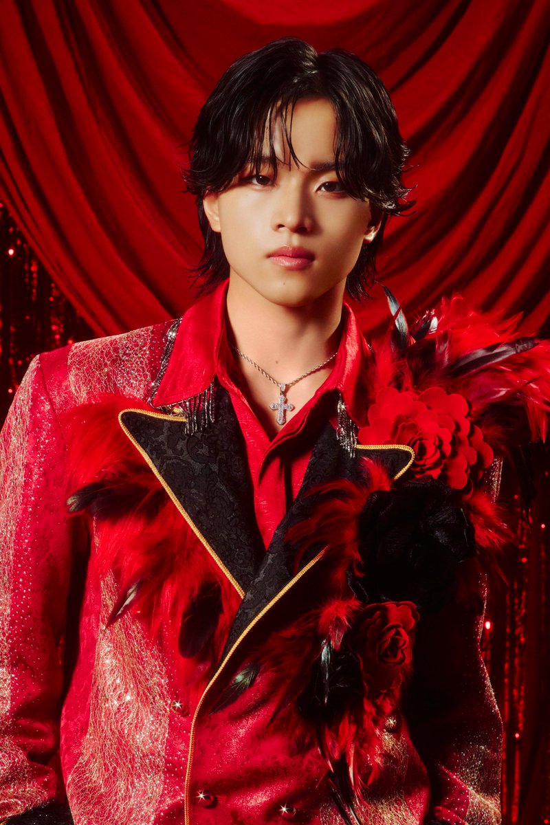 oricon's tweet photo. 「EBiDAN」Lienel、新曲「愛のダバダ」に反響🌹

「松岡茉優の弟役の子はアイドルなの!?」
武田創世『ダウンタイム』とのギャップが話題

https://t.co/oxpYxD47Sn

#リエネル_愛のダバダ https://t.co/rWhQqzumgn