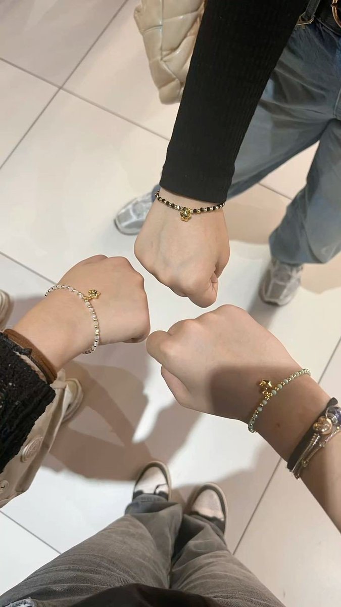 senandikai's tweet photo. 📍𝑳𝒊𝒑𝒑𝒐 𝑴𝒂𝒍𝒍 𝑵𝒖𝒔𝒂𝒏𝒕𝒂𝒓𝒂, 𝑱𝒂𝒌𝒂𝒓𝒕𝒂 𝑺𝒆𝒍𝒂𝒕𝒂𝒏.
Oktober, 2026.

Awalnya berniat mau Chagee aja, tiba-tiba dihipnotis jadi beli matching item yang super gemas. 😍 https://t.co/UJknEXDgXK