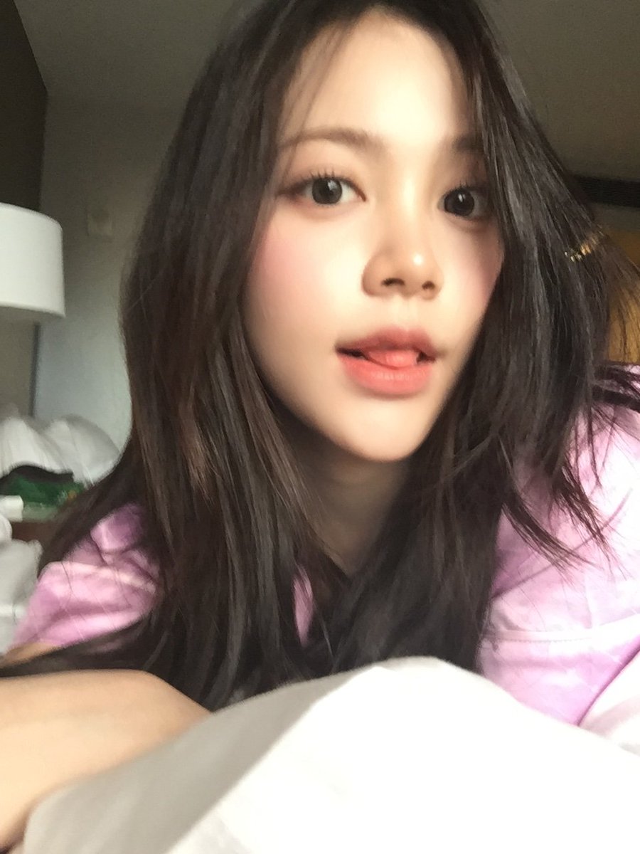 caermenie's tweet photo. DIA BEGINI TUH LAGI GODAIN SIAPA SI ANJIRRR https://t.co/CXbdRL5A4G