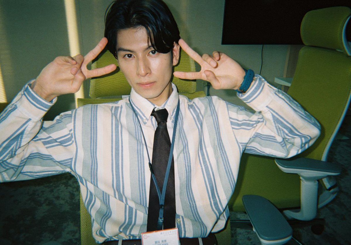 koi_nido's tweet photo. 『#恋をするなら二度目が上等』season2𓂃𓈒🖋️

✦┈#恋二度フィルム 𓈒𓏸

オフィスでパシャリ📸
オシャレなスーツにもご注目です👔✨

📺𝗢𝗔
➳︎︎︎ 10月13日(火)最終話
MBS 24:59〜／TBS  25:26〜 ほか

🔎 見逃し配信
https://t.co/TjdZz8vEuM

#長谷川慎 #THERAMPAGE 
#にどらば 
#恋二度 https://t.co/SLxBHw5wmv