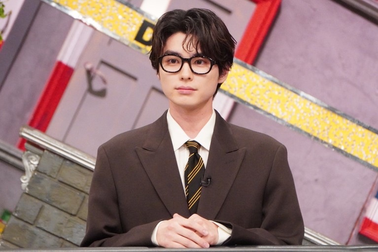 fujitv's tweet photo. 金曜日のこの時間。

需要がありそうなお写真を提供したいと思います🍁

今夜は
◤向井慧（パンサー）は
本当に“裏表がなく品行方正”なのか！？◢

こちらを本田響矢も参戦し徹底検証いたします。
OAまでもう少々お待ちくださいませ。 https://t.co/uH63jEltBO
