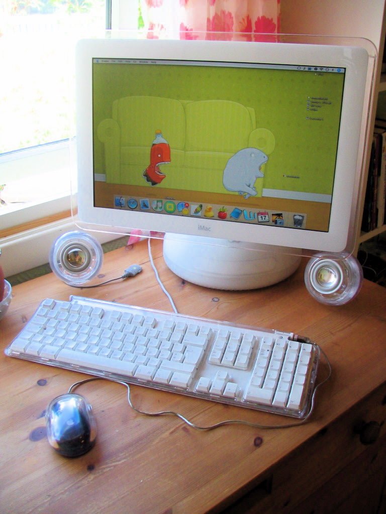 chrstnerode's tweet photo. was going through my old flickr and found these gems from 2004. peak tech era. no iphones, just vibes.

i built so many websites on that mac 🥹 https://t.co/x4bxv1RUA5