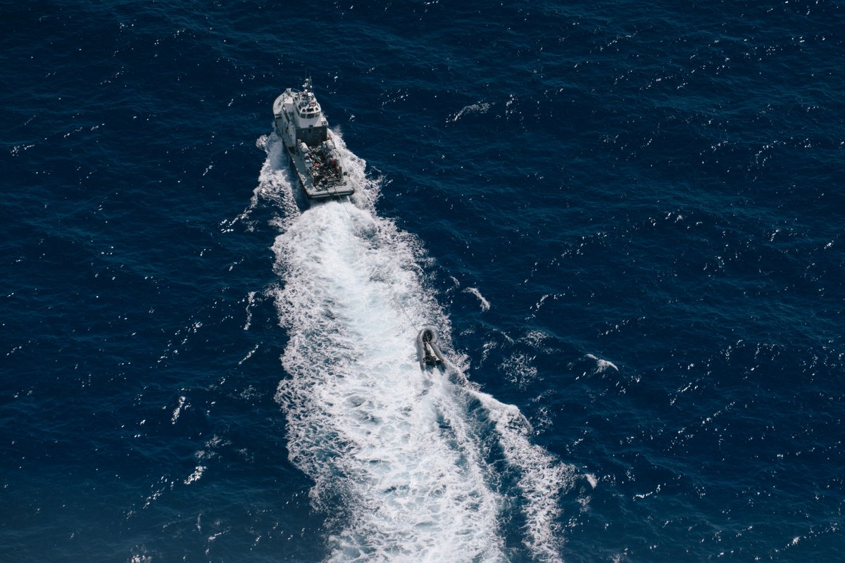 seawatchcrew's tweet photo. EIL: Unser Flugzeug Seabird hat das Schiff TBZ9 der Tareq Ben Zeyad Miliz vor der Ostküste Libyens gesichtet, nachdem es Menschen auf der Flucht abgefangen hatte. Wir sind die einzigen Augen der Zivilgesellschaft vor Ort.

📸 Tom Lyon https://t.co/L5ehIUVciQ