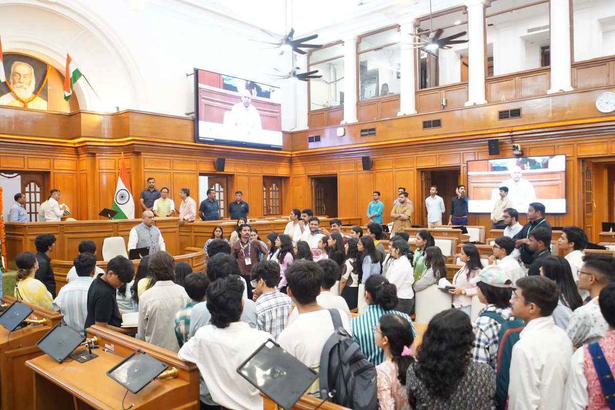 Gupta_vijender's tweet photo. A meaningful interaction with students from different institutions and cities at the Delhi Assembly.

Students from various colleges of Delhi University, Navrachana Vidyani Vidyalaya, Vadodara, and Mahatma Gandhi International School, Ahmedabad, joined the Youth Outreach Programme for an interaction on the working of the House.

Connecting our youth with democratic institutions is an important step towards building greater awareness, participation and understanding of our democracy.