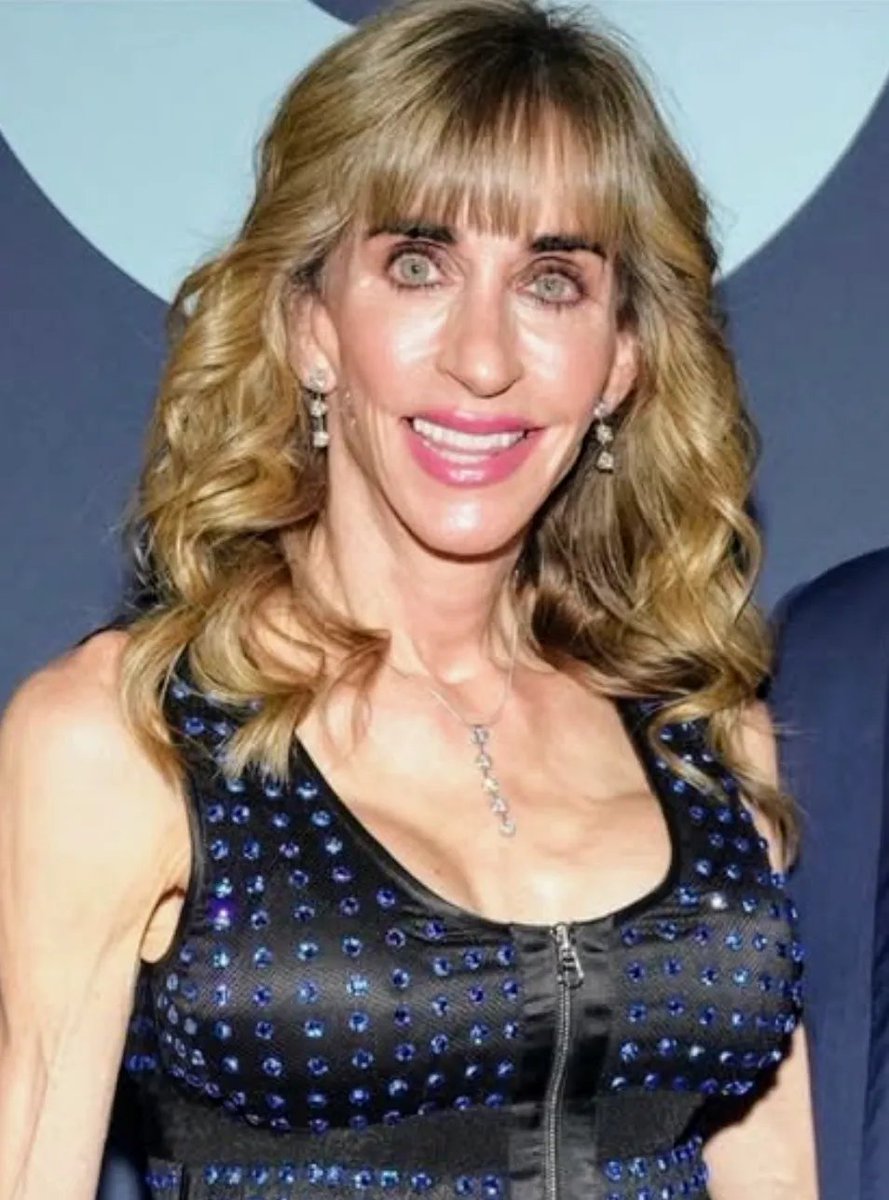 LearnToToad's tweet photo. Her maiden name is Lieberman. I know you're shocked. https://t.co/lv5EP2x2HP