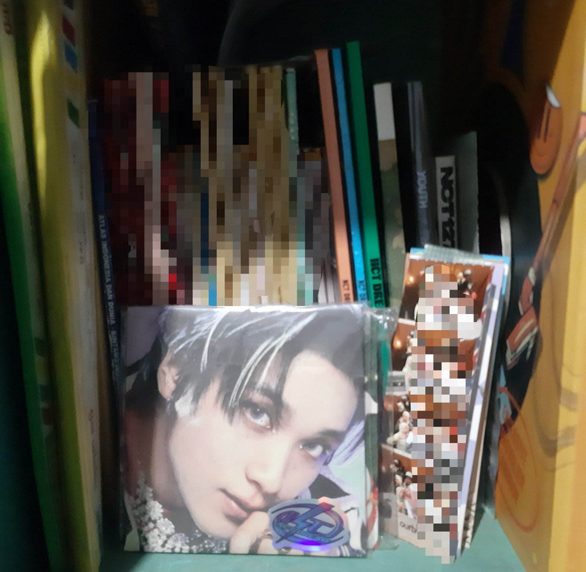 maeveshae's tweet photo. sedikitnya freebies official untuk opening go akuu, makasih yang udah join dan jajan Lightstick di akuu😵‍💫🫶🏻 yang mau join boleh banget yaa komen ajaa! freebies di kasih khusus yg jajan nanti😘🫰🏻 https://t.co/9Q4kcY6clr
