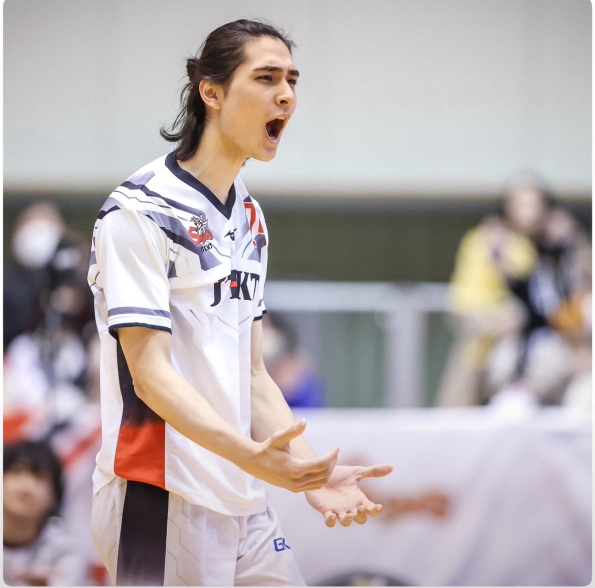 mars___089's tweet photo. 2023                                            2026 

Welcome back to jtekt stings, Keihan!!
oh my goughdness augh https://t.co/eBotJLPQ18