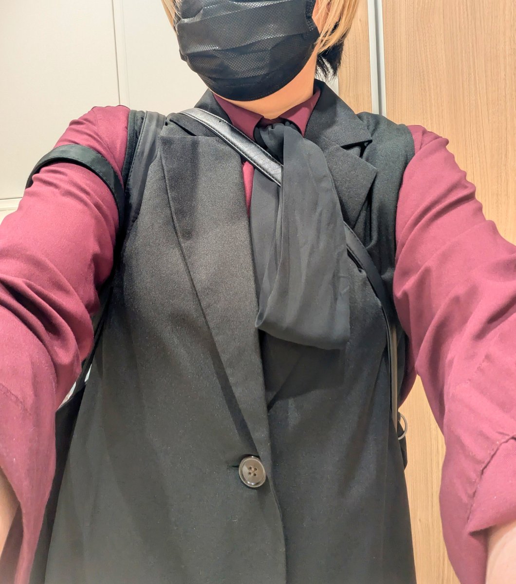 aina_online's tweet photo. 今日は男装したい気分だったので。
新宿に行ってオカダヤとかドーリーテリアとか回ってドル活してた🤗 https://t.co/v4pZZFx4H3