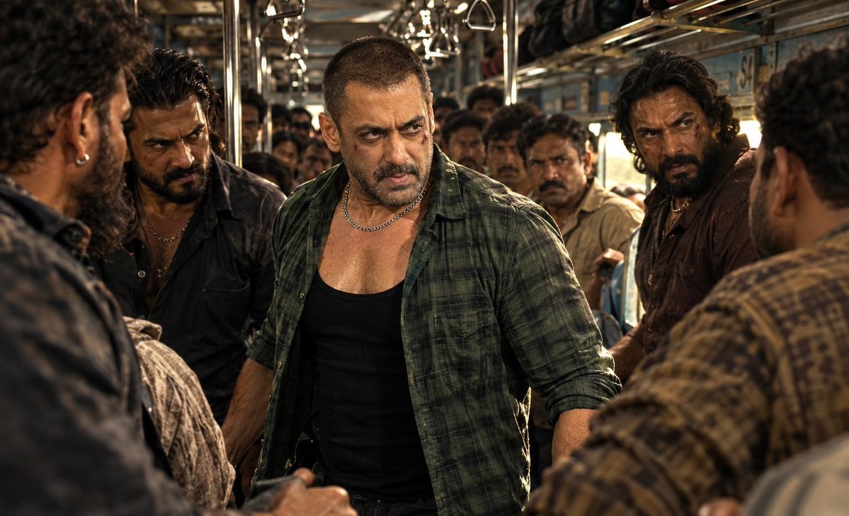 Being_SK18's tweet photo. LATEST : Megastar #SalmanKhan will be doing an action scene on a train, wearing a green checked shirt, in his upcoming movie #SVC63! 😭🔥 https://t.co/daRc4N5AbE