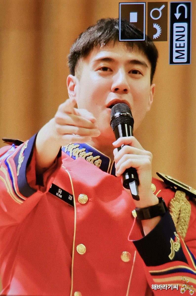 ChoawatPruksap3's tweet photo. คยอมออกงานใหญ่เลยครับ💚😍🌼
งานฉลองครบรอบ 80 ปีก่อตั้งสถาบันทหาร
จัดขึ้น 14.10.2026 เวลา 19.00 น.🇰🇷
เวทีพิเศษฮวารัง
💚จ่าสิบเอกคิมยูคยอม
นักเต้นหลัก นักร้องจาก Got7
ปัจจุบันสังกัดค่าย Aomg
มีบทบาทในฐานะ producer
นักร้อง-นักแต่งเพลง มีส่วนร่วมหลายอัลบั้ม
และทัวร์รอบโลก✨
#YUGYEOM https://t.co/nA5EhiV5pK