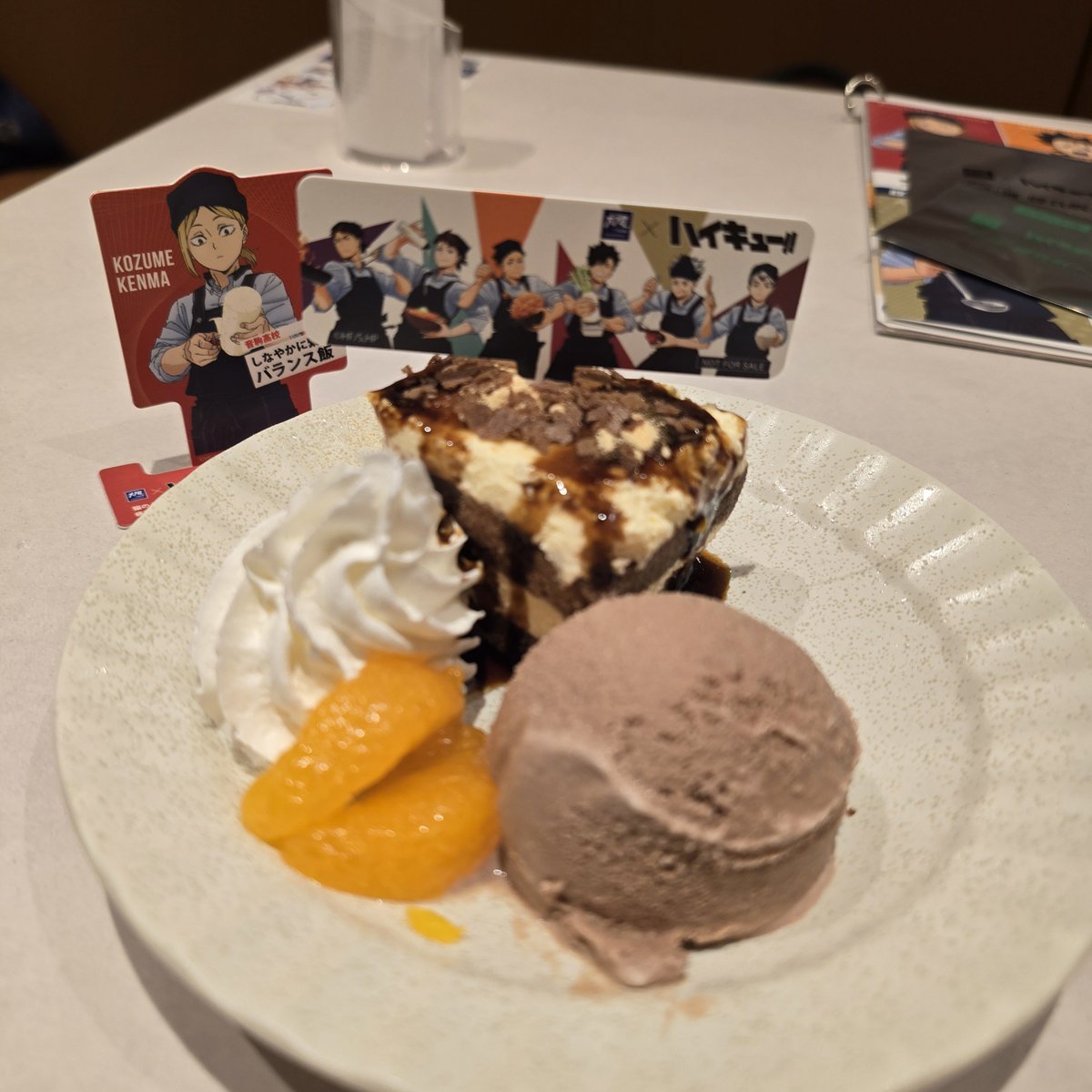 Canary_1212's tweet photo. おなかいっぱいたべてきたんだぞぃ！ https://t.co/OfVTGA3F2y