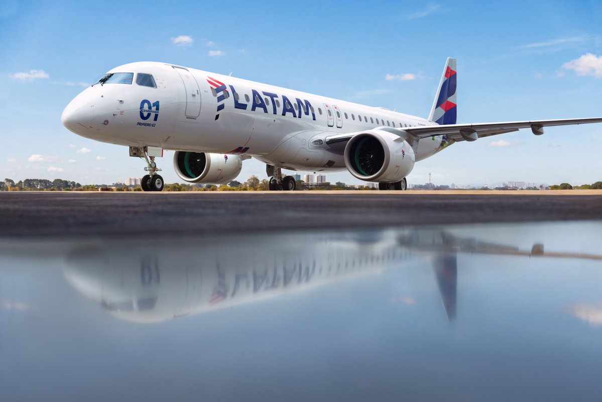embraer's tweet photo. NEWS | @LATAMAirlines Brazil and Embraer celebrate the airline's first-ever E195-E2. Read full news: https://t.co/Xw0KOqjPBa https://t.co/f99bHd4H4g