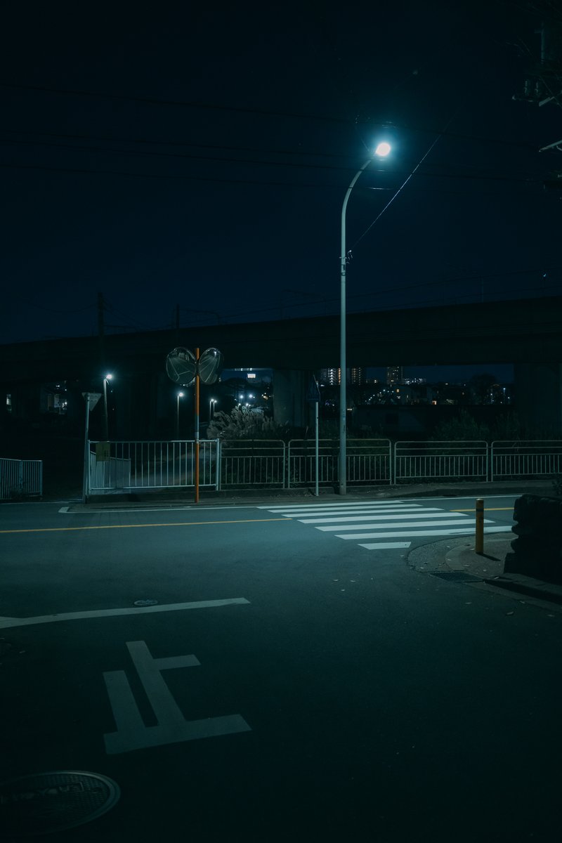 imari33_photo's tweet photo. Late night vibes in Japan https://t.co/hwk5Qndx2o