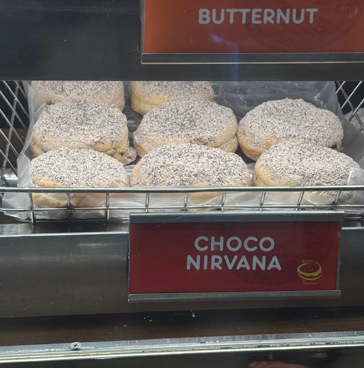 jakeoclock's tweet photo. as a certified sweet tooth, ito fave ko sa dunkin https://t.co/nkacFGYCqq