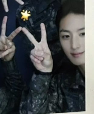 aesclxea's tweet photo. 군인오빵 https://t.co/8hZgWjh1pd