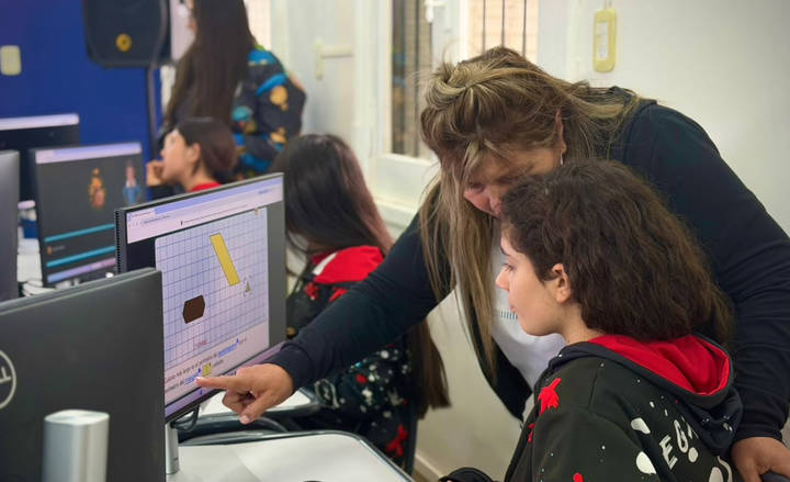 MzaDGE's tweet photo. 💻"Nuestro Lugar Digital", el nuevo espacio en Las Heras que brindará talleres y capacitaciones a docentes y estudiantes para potenciar la ciudadanía digital y el aprendizaje tecnológico.

Conocé más información en https://t.co/8tgIxYOYmE https://t.co/oaUUWsOTsE