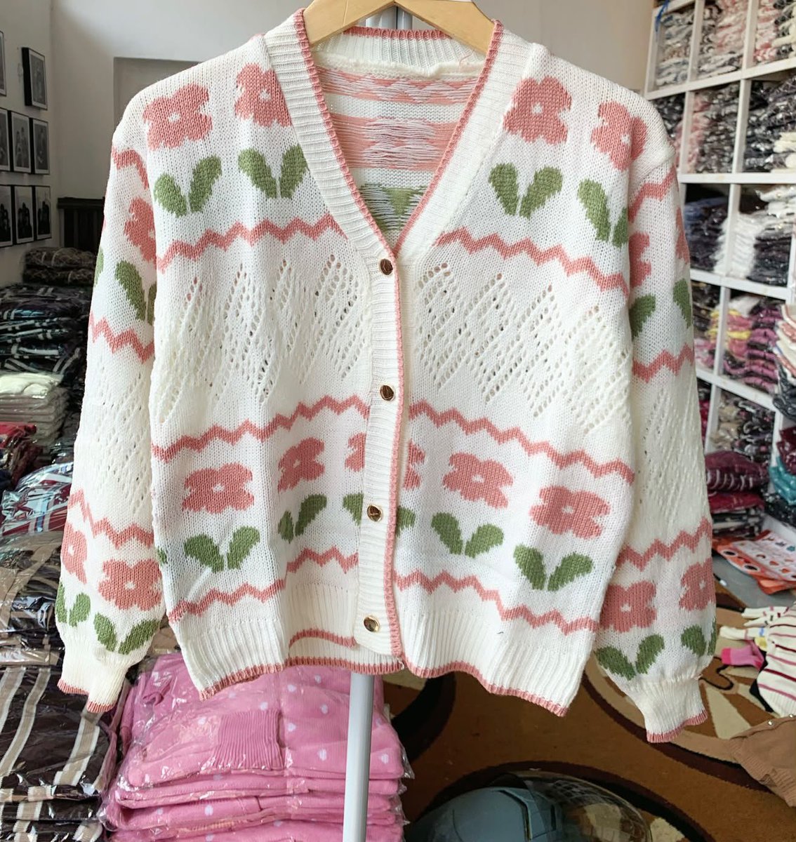 ana744587's tweet photo. harga 61 ribu
LD 100-120
Order via wa 👉 083862534358

BARANG BARU SEMUA 
join saluran WA klik link di bio (banyak spillan outfit gemes dan murah)
HAPPY SHOPPING 
#cardigan #cardiganrajut #bajuwanita #atasanwanita #bajurajutwanita https://t.co/mR39x4pNXN