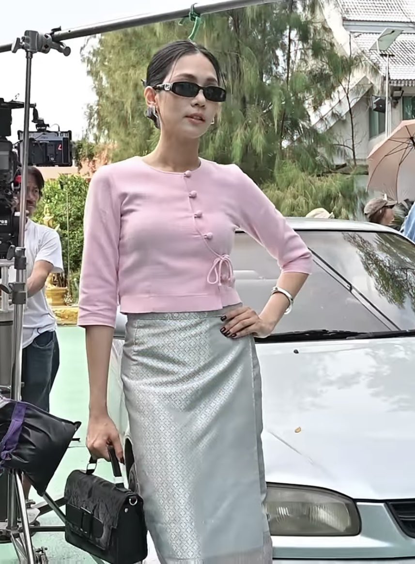 Lkhmaxty's tweet photo. ไม่ลืมที่จะเริ่ด ไม่ลืมที่จะบิด5555555555 แมลงก้นกระดกอีหลี

#Bintsireethorn https://t.co/n1BZQiqiN9