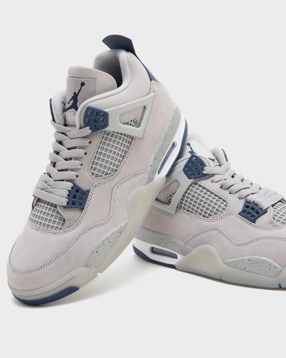 zSneakerHeadz's tweet photo. FIRST LOOK at the 2027 Air Jordan 4 OG “Georgetown” 🐶🔥
Releasing on February 27th. https://t.co/kGAgMktwvT