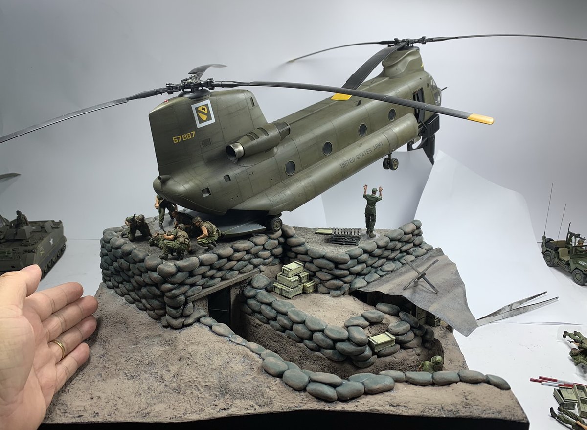probuiltmodel's tweet photo. How would you make this 1/35 CH-47 Chinook look like it’s really hovering over this Khe Sanh diorama? 🚁
Trumpeter Chinook + Hobby Fan USMC figures + handmade base.
Clear rod, steel wire, or another hidden support idea?
#ScaleModel #CH47 #KheSanh #VietnamWar https://t.co/E3Sr0uesl6