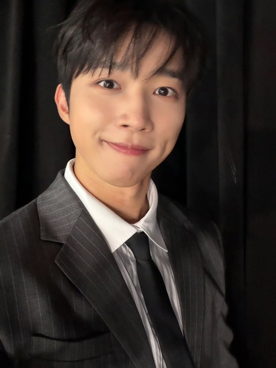 NF_yegam's tweet photo. 동성이 웨이보 ♡
완전 신인 아이돌 같음 ㅋᩚㅋᩚㅋᩚ https://t.co/nAGt2OoZTx