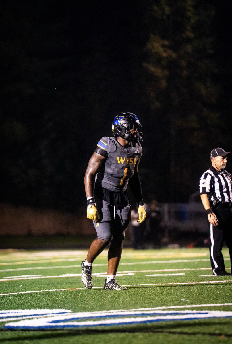 Theodore__Riley's tweet photo. Mid Season Highlights 

https://t.co/f6vzUmoLAk

@CoachRapp_O @_TreFIVE @CoachJones3145 https://t.co/KATPzh8FjU