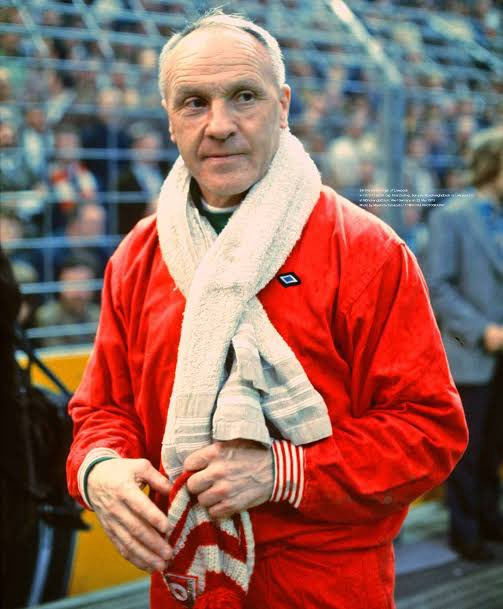 ultras_antifaa's tweet photo. “The socialism I believe in is everybody working for each other and having a share in the rewards. That’s how I see football, that’s how I see life.”  

— Bill Shankly https://t.co/Seh2378ovh