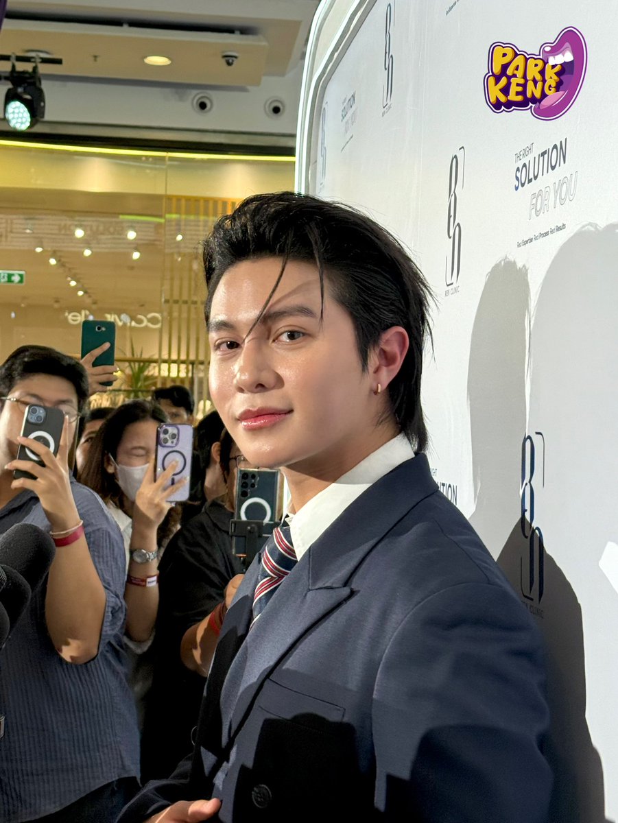 ParkkengChannel's tweet photo. ช่วงสัมภาษณ์ “วิลเลี่ยม จักรภัทร” ในงาน “The Right Solution For You”

WILLIAM REN PRESENTER
#RENxWilliam
#williamjkp #LYKN
#TheRightSolutionForYou 
#RenClinic https://t.co/E4osHGGb4Y