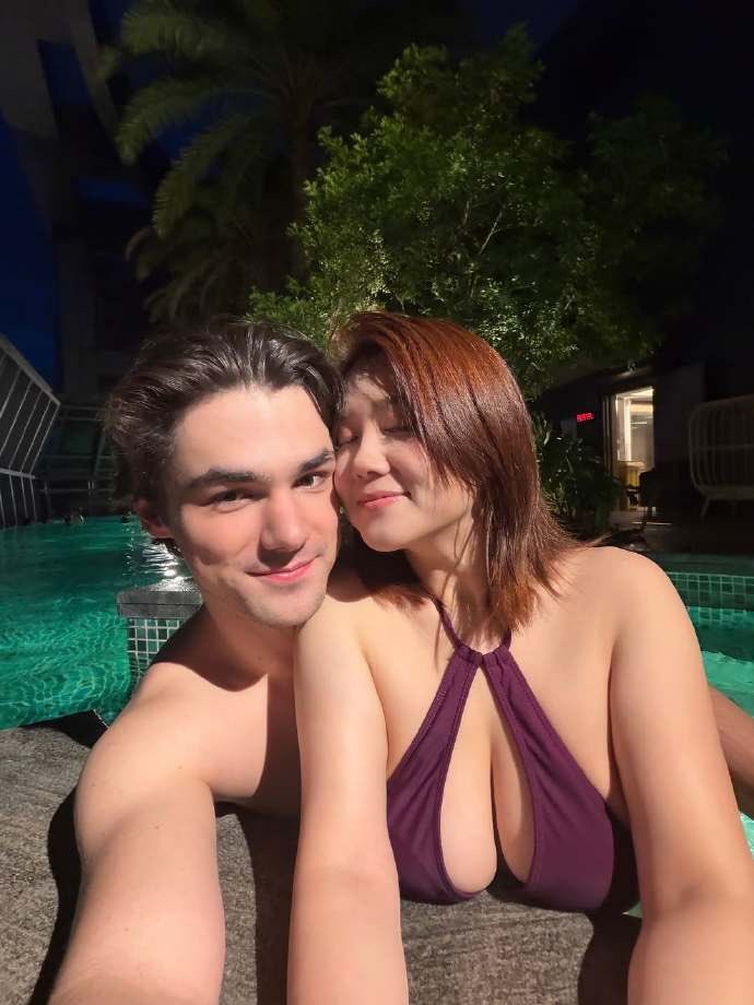 Dragonobserwer's tweet photo. 38-year-old Chinese actress Bai Yun, known as the “Hong Kong Wave Goddess
and her new white boyfriend is 16 years younger than her 
How easy is it for an average-looking white man to get a Chinese woman, while a Chinese man has to build a house, work, pay a bride price, and practically do everything just to marry a mediocre-looking woman

Truly, the most cucked race of the planet