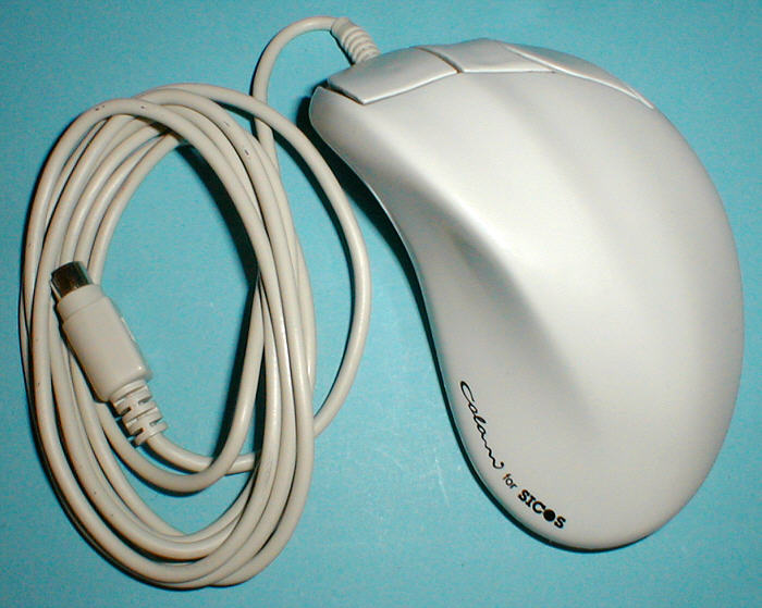 Cultobjects's tweet photo. Luigi colani PC computer mouse by SICOS from 1992
Buttons 3
Mechanism ball, optical sampling
Interface PS/2 (miniDIN 6m) made by 
Controller 70-0010 (BMC)
Size:
Width 78 mm
Length 125 mm
Height 47 mm
Weight 166 g
Patent no. 119583
©Andreas Tabak 1998-2006
https://t.co/6UG4jsobfi https://t.co/WR1WL7EPAg
