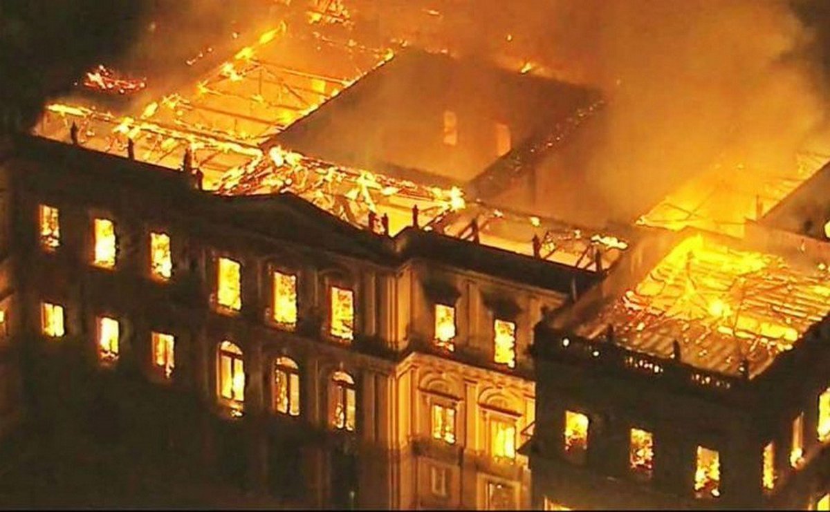 DieHardAguia's tweet photo. - Reitor da UFRJ no incêndio do Museu Nacional: Roberto Leher (PSOL)
- Reitor da UFPE no incêndio ontem: Alfredo Gomes (PSOL/Rede)

Qual a sua conclusão? https://t.co/cLzRfAfMWU